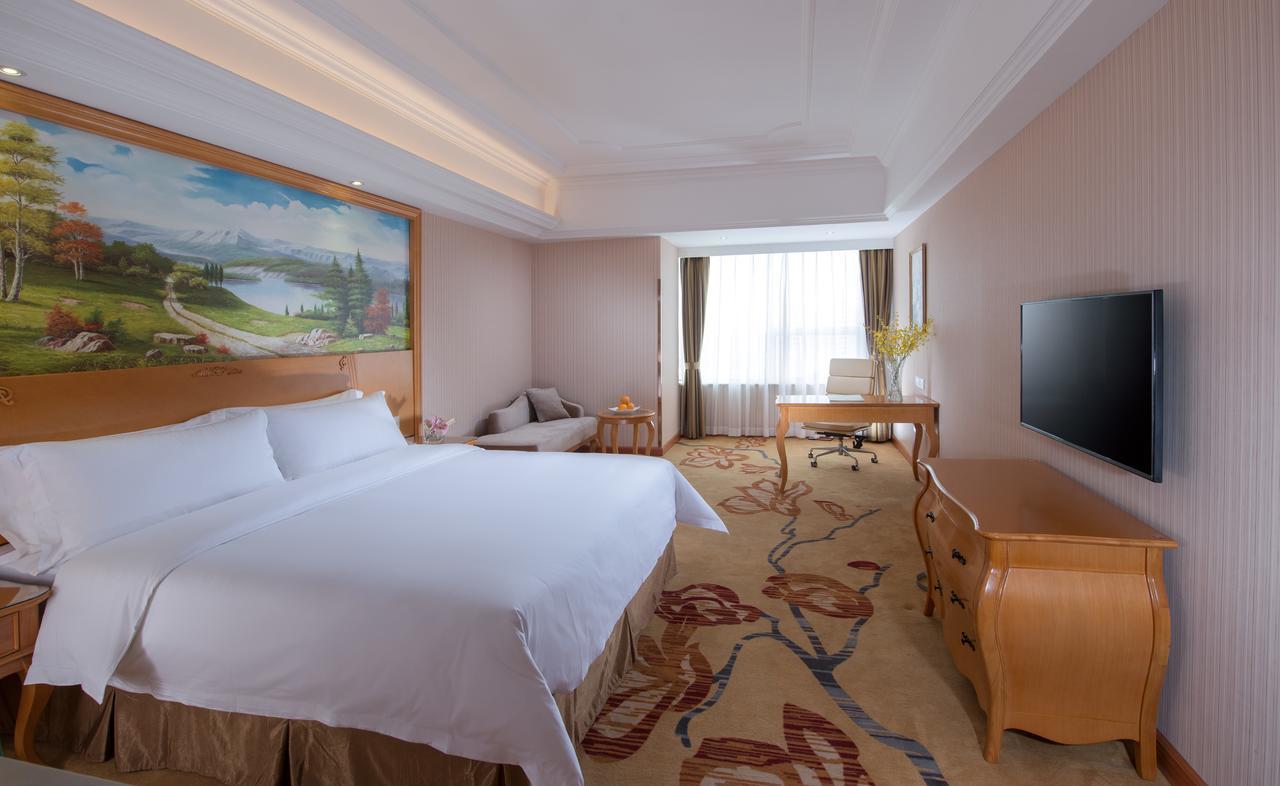 Vienna Classic Hotel Guangdong Yangxi Moon Bay Exterior foto