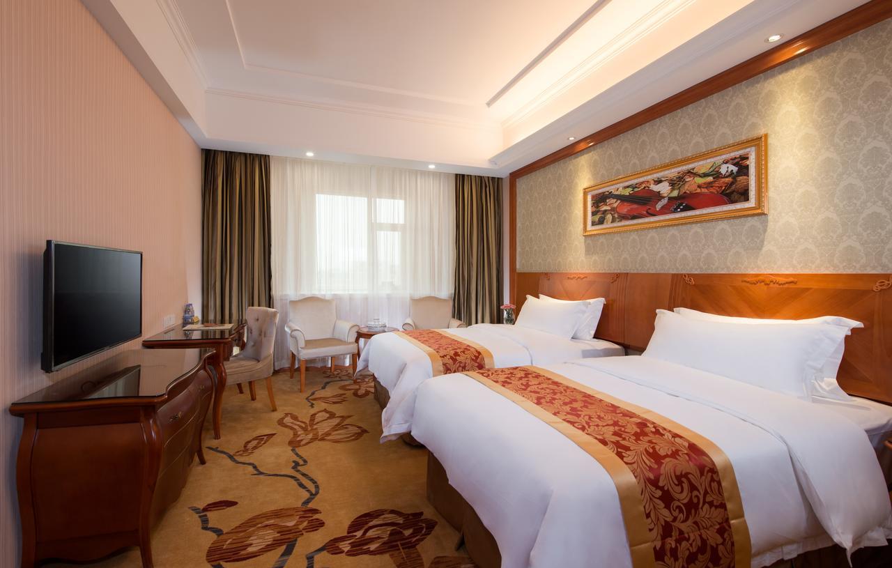 Vienna Classic Hotel Guangdong Yangxi Moon Bay Exterior foto